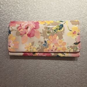 Beautiful Floral Safekeeper wallet brand new without tags🌸🌻🌼
